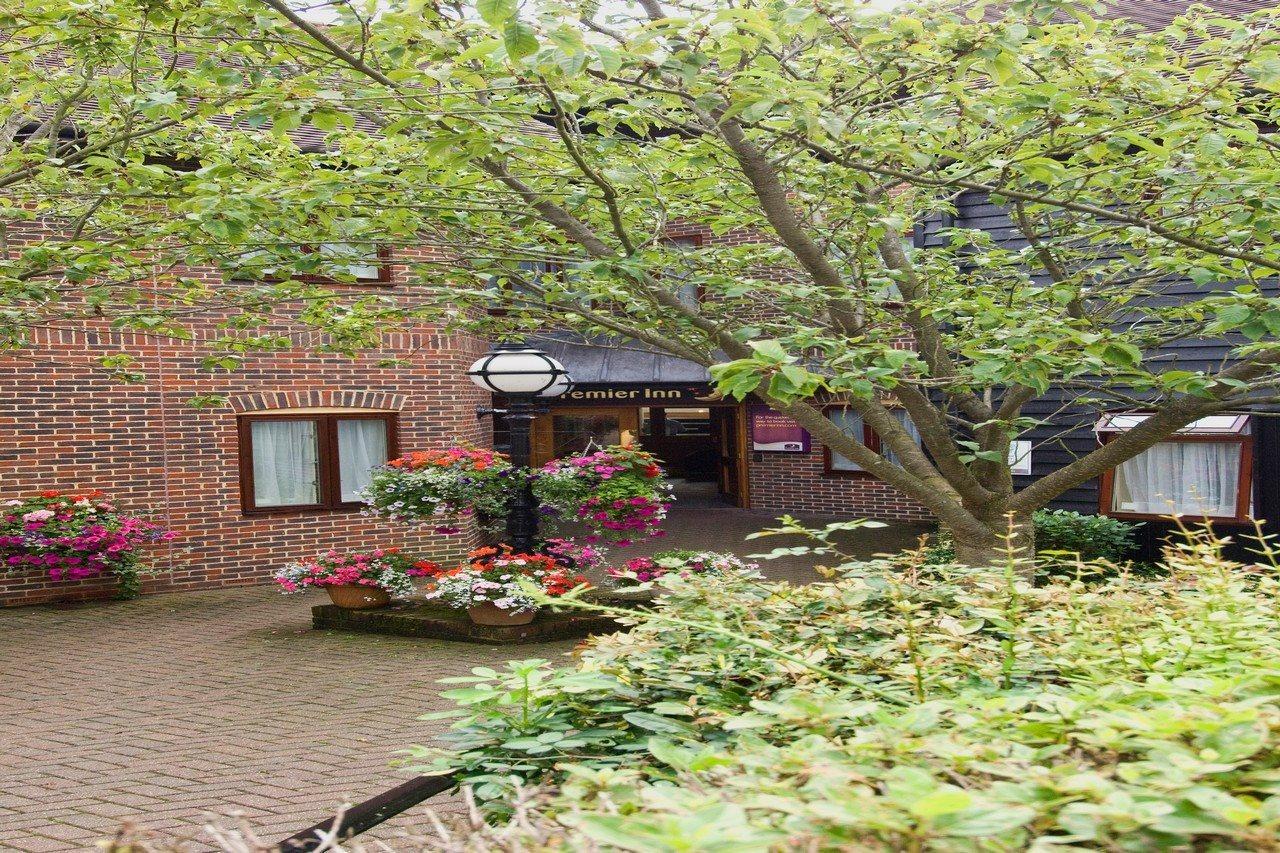 Premier Inn Tonbridge Ngoại thất bức ảnh