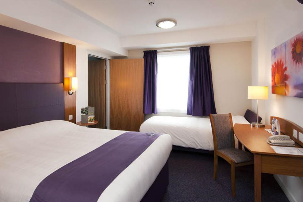 Premier Inn Tonbridge Phòng bức ảnh